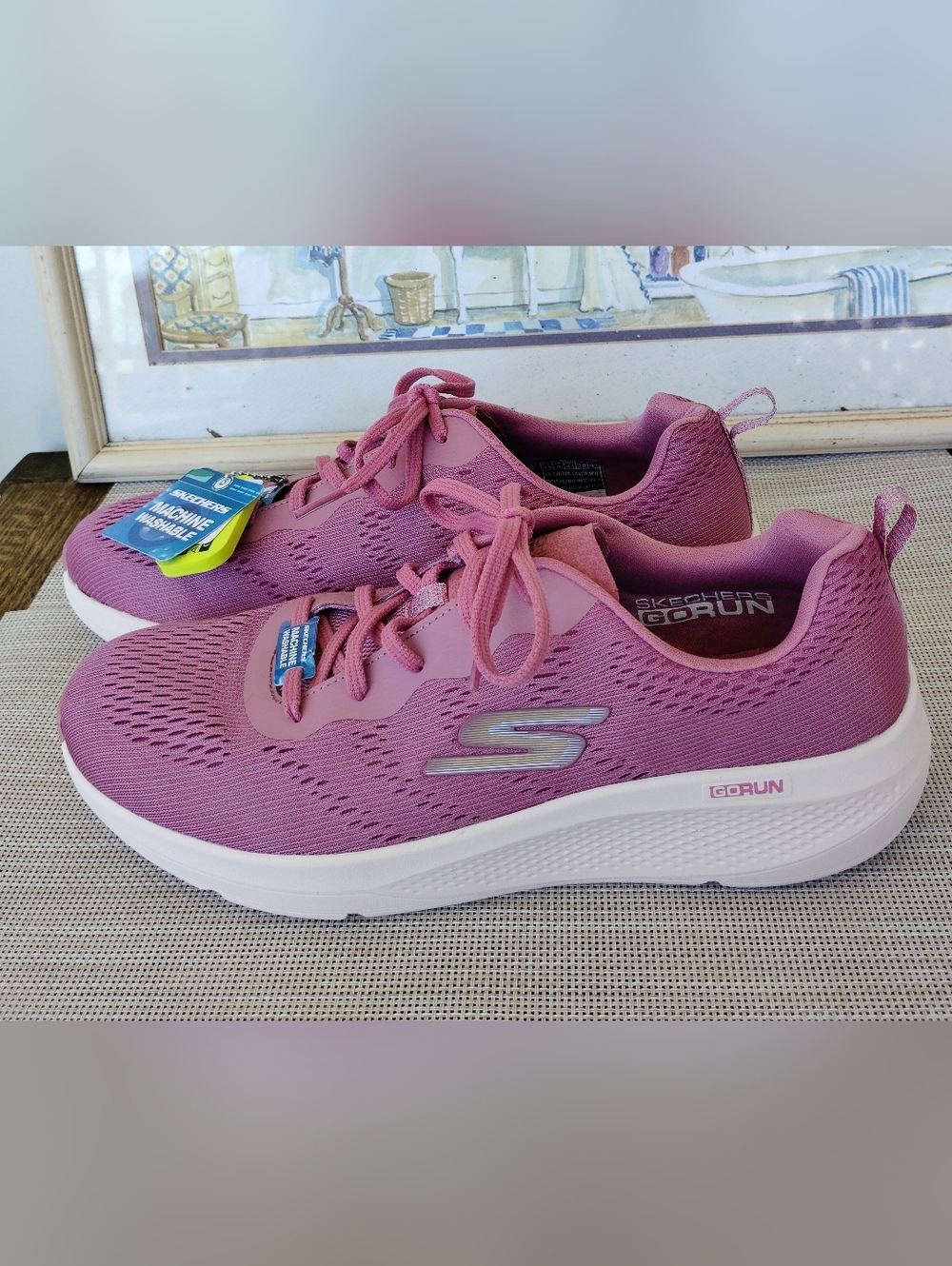 NWT Skechers "GoRun Elevate" Mauve Knit Mesh Running/Casual Sneakers. Size 11.